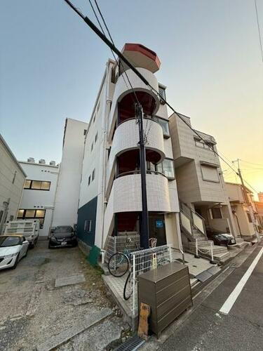 兵庫県尼崎市西難波町３丁目 4階建