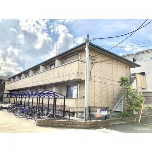 オモテ・ワタナベ 2階建