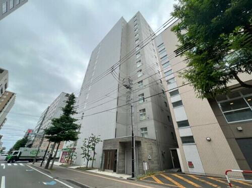 北海道札幌市中央区北一条東１丁目 15階建