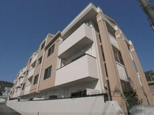 京都府京都市山科区北花山中道町 4階建 築17年9ヶ月