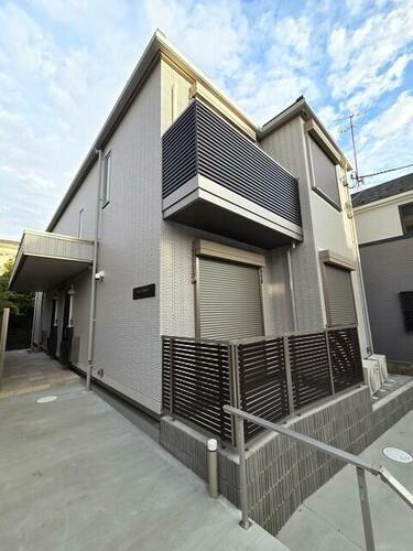 神奈川県藤沢市高倉 2階建 