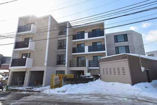 ＮＦＰガーデン月寒西 4階建