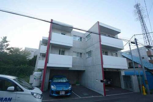 メニーズコートⅡ 3階建