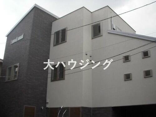 東京都品川区西品川２丁目 2階建