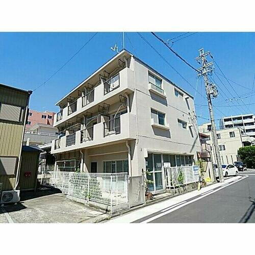 コーポ内山 3階建
