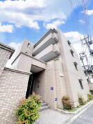 ロワイヤルヴァンテ 4階建