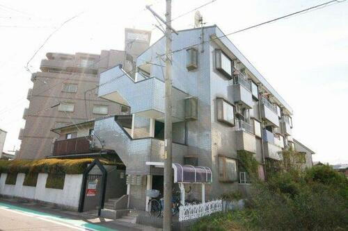 シルバーストン 3階建