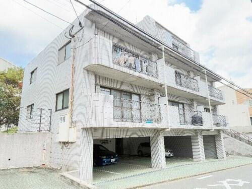 福岡県福岡市東区名島５丁目 3階建 築32年5ヶ月