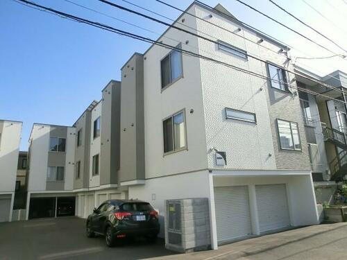 ジュピター月寒東２ 3階建