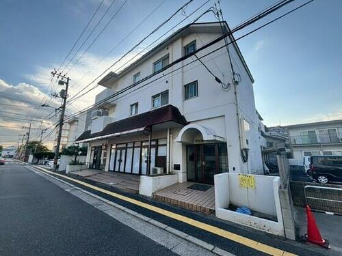 広島県広島市佐伯区五日市中央３丁目 築39年9ヶ月 3階建