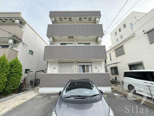 兵庫県宝塚市鹿塩１丁目 築11年2ヶ月 3階建