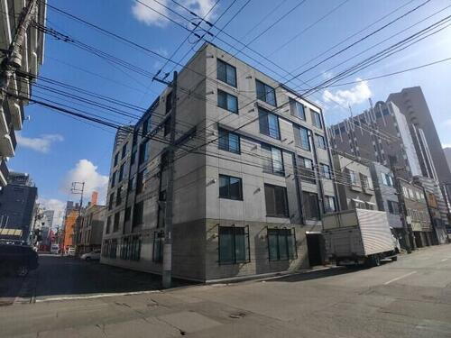 北海道札幌市中央区南八条西５丁目 5階建