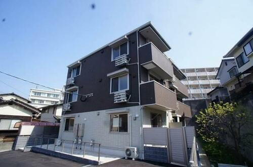 Ｄ－ｒｏｏｍ名島 3階建