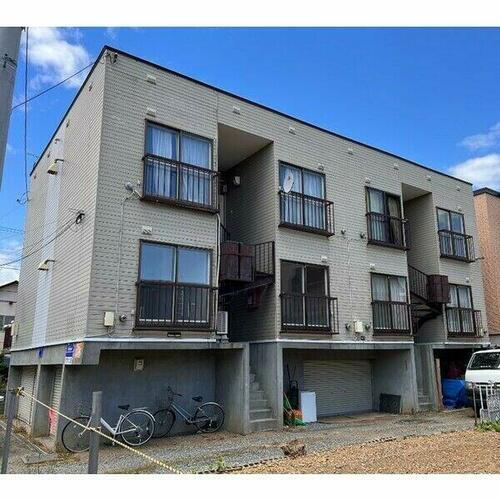北海道札幌市北区新琴似四条１丁目 3階建