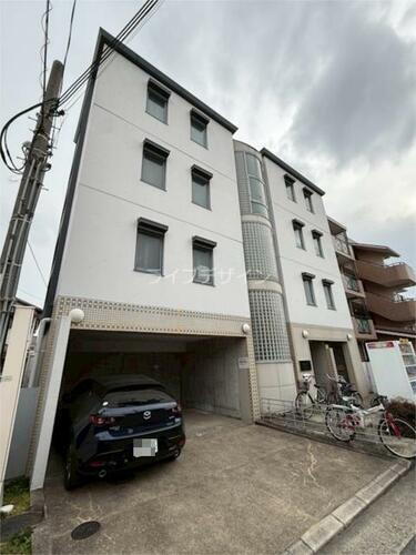 兵庫県尼崎市若王寺３丁目 4階建