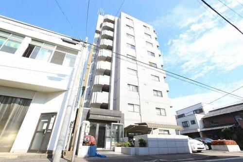 サンプラーザ花の木 9階建