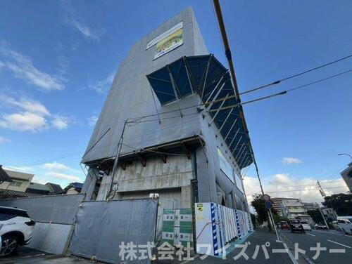 福岡県福岡市南区野間３丁目 8階建