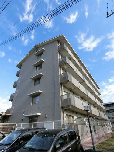 大阪府泉大津市東豊中町１丁目 築18年11ヶ月 5階建