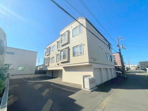 北海道札幌市手稲区新発寒四条４丁目 3階建 築9年7ヶ月