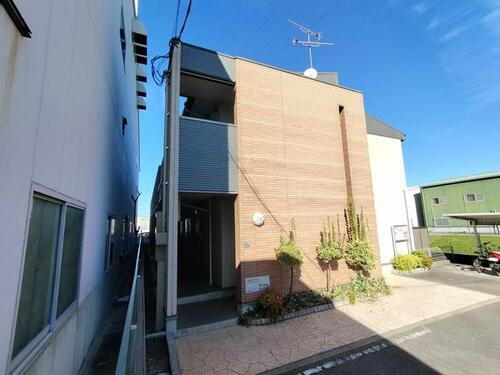 大阪府大東市御領３丁目 築16年7ヶ月 2階建