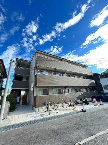 大阪府堺市西区津久野町３丁 3階建