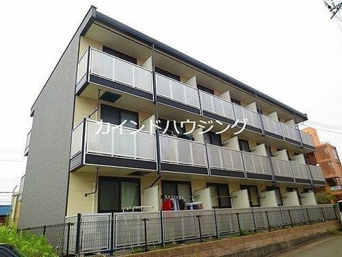 レオパレス昴 3階建