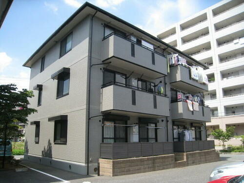 エトワールＡ 3階建