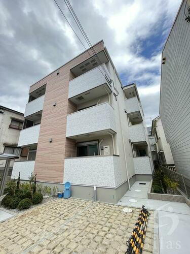 大阪府堺市西区鳳中町９丁 築2年7ヶ月 3階建