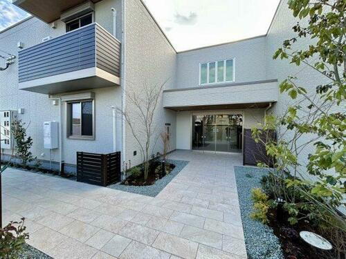 Ｓｈａｍａｉｓｏｎ　Ｐａｓｔｅｑｕｅ 2階建