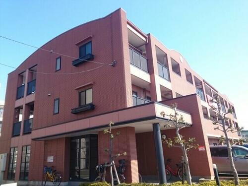 大阪府堺市北区金岡町 3階建