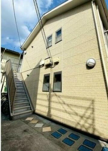 東京都世田谷区宮坂１丁目 2階建