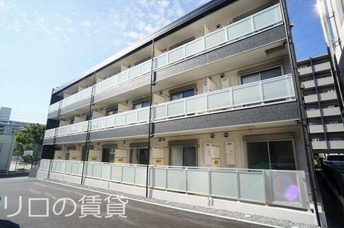 福岡県福岡市博多区吉塚６丁目 3階建 築5年10ヶ月