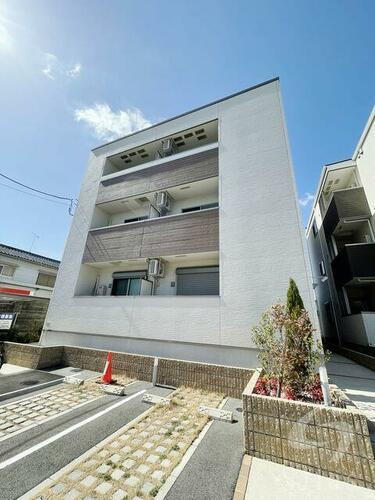 大阪府堺市西区鳳中町９丁 築8年7ヶ月 3階建