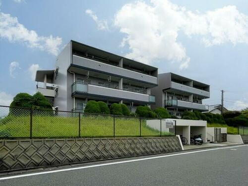 メゾン和白丘 3階建