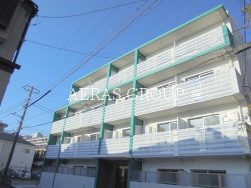 エグゼシャトー伍番館 4階建