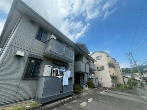 大阪府豊中市若竹町２丁目 2階建