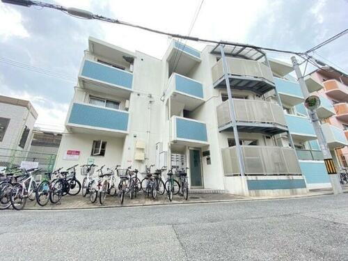 大阪府吹田市山手町３丁目 3階建