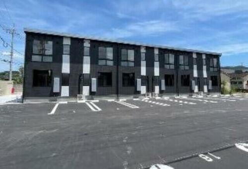 岡山県岡山市中区円山  2階建