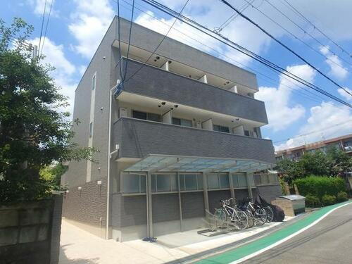 大阪府池田市天神１丁目 3階建