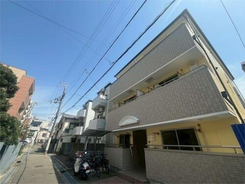 兵庫県神戸市中央区坂口通４丁目 3階建