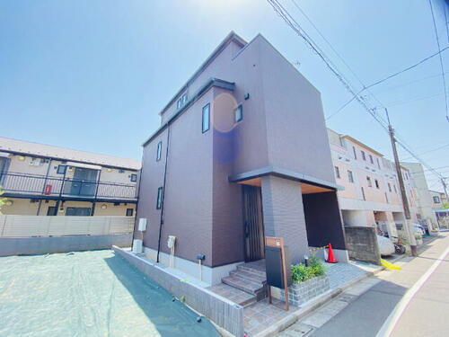 コリーヌⅢ 3階建