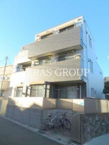 クレセント三軒茶屋 3階建