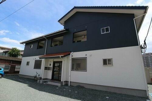 福岡県久留米市梅満町 2階建