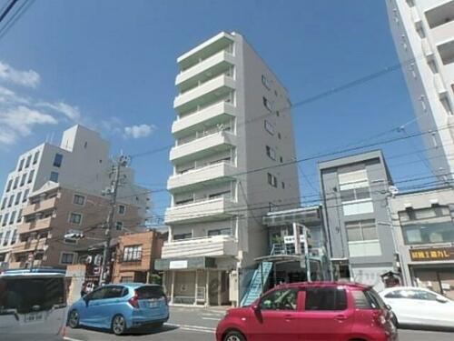 パレファミール府庁前