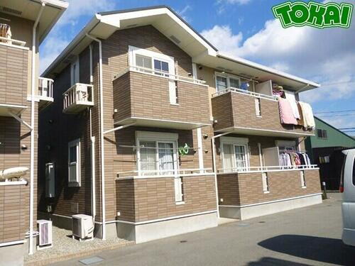 三重県松阪市嬉野中川新町２丁目 2階建