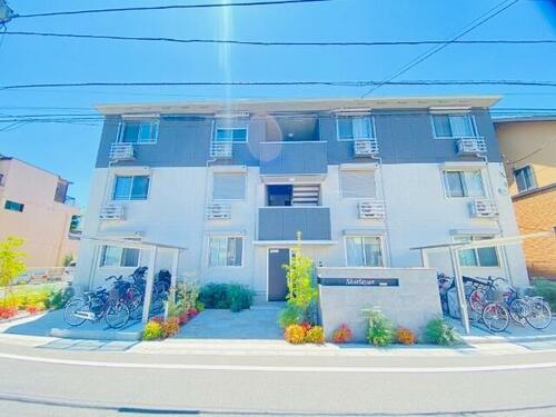 シャーレアン 3階建