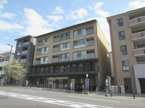 Ｓｃｈｉｌｆ神宮道