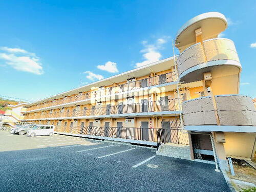 犬目学生マンション 3階建
