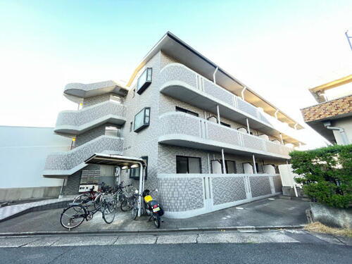 パークハイツ八田 3階建