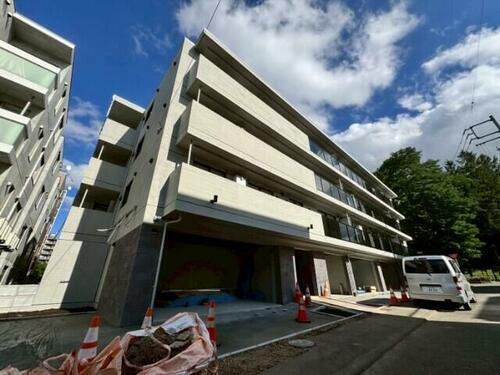 北海道札幌市豊平区美園九条７丁目  4階建